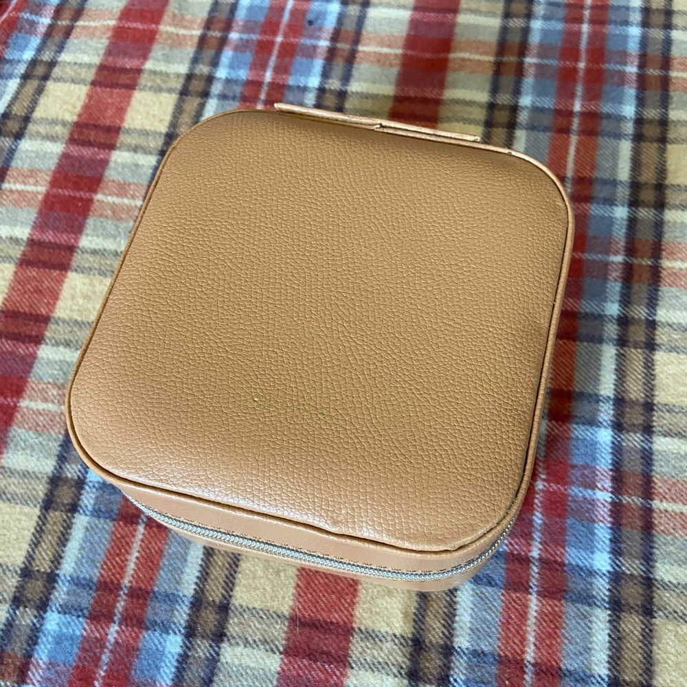 Samara jewelry travel case